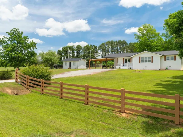 2746 County Road 67, Roanoke, AL 36274
