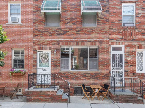 1543 S Iseminger St, Philadelphia, PA 19147