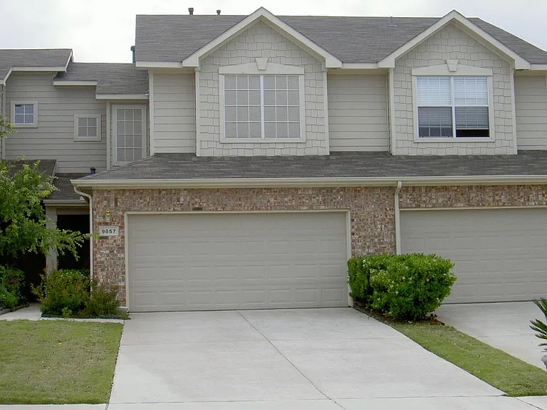 9857 Castlewood Dr — Photo 1