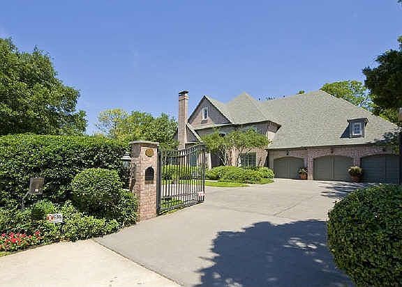 2nd image of 5811 Park Ln