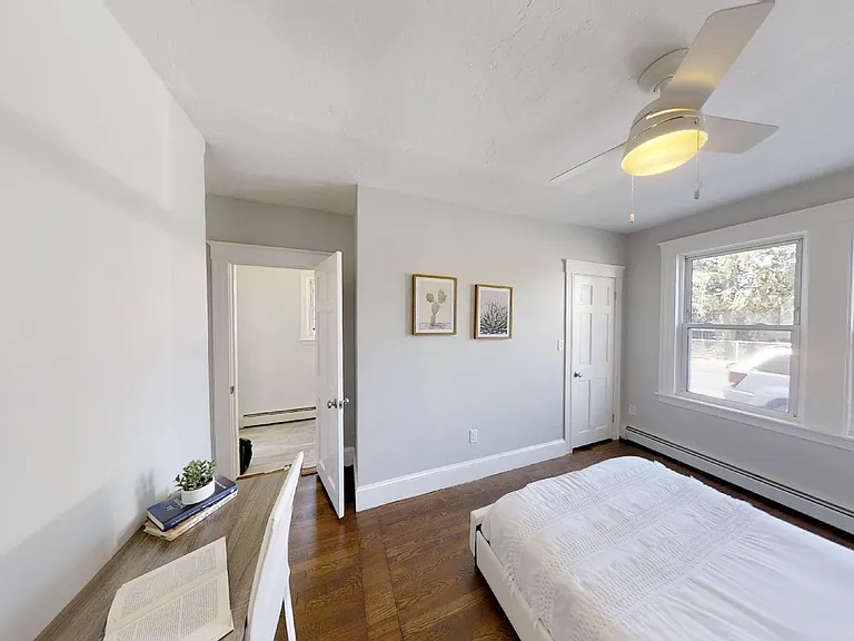 836 Canterbury St #1R — Photo 8