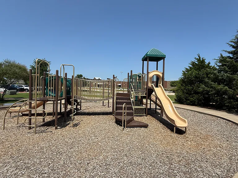 518 Overton Ave — Photo 12
