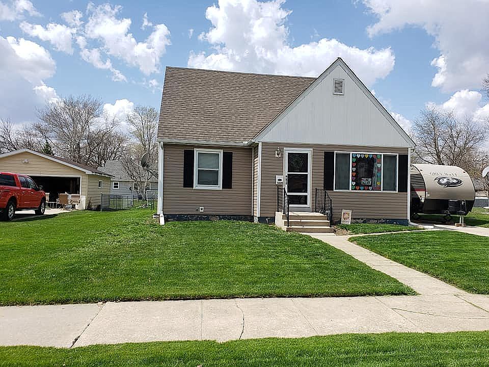 2nd image of 1220 N Hampshire Pl