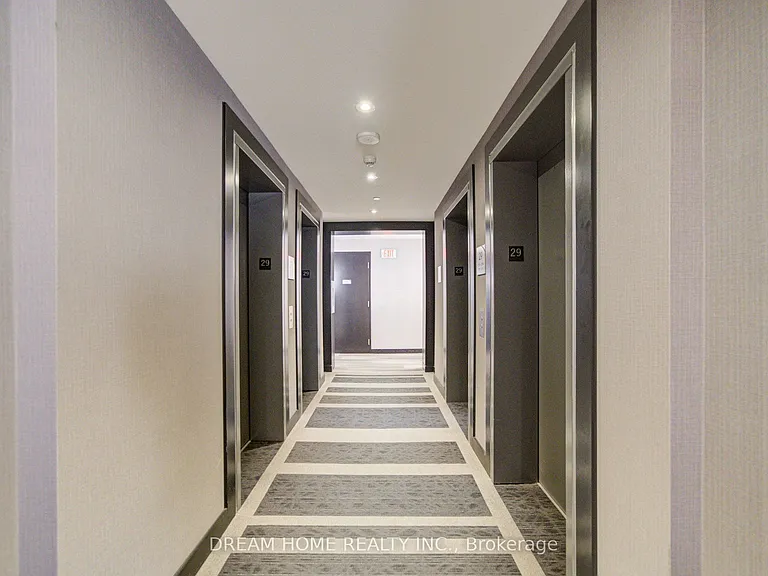 30 Roehampton Ave #2902 — Photo 4