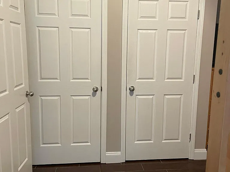 302 Williamsburg Ln — Photo 17