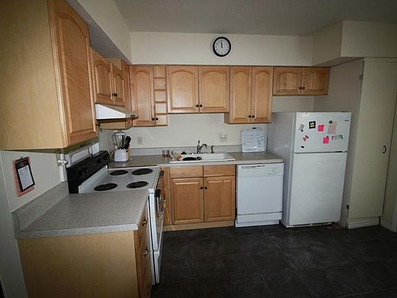 5th image of 4328 Edgewater Dr APT E102