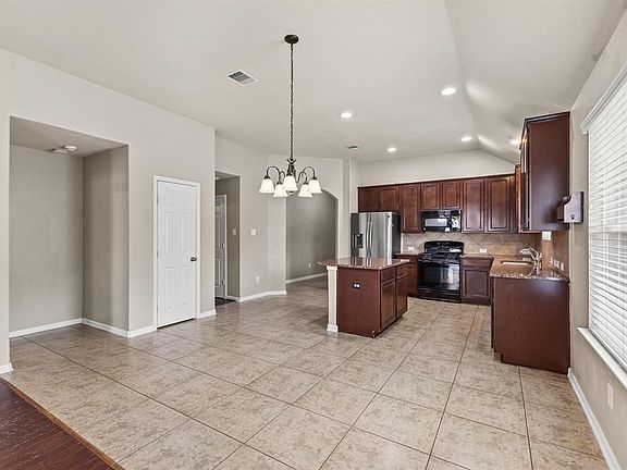 4th image of 21474 Kings Bend Dr
