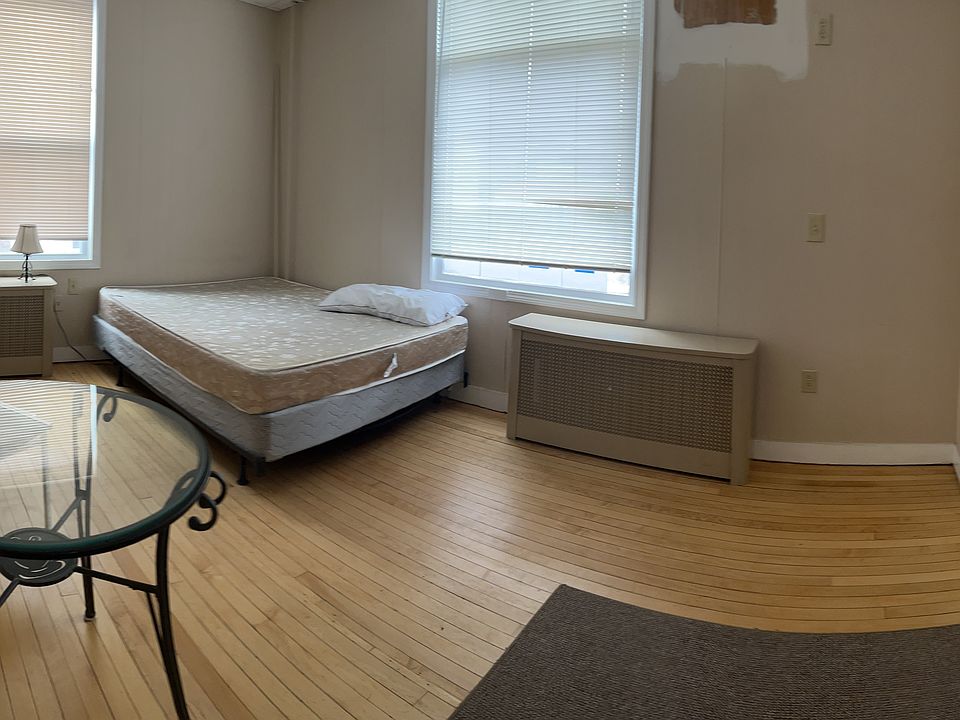 Front bedroom