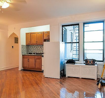 2nd image of 540 Saint Johns Pl APT 5H