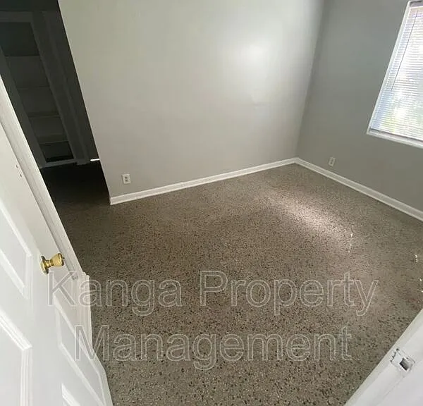 3716 Henry Ave — Photo 12