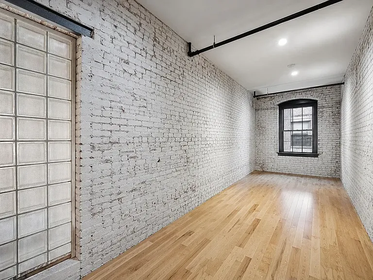 21 Wormwood St #315 — Photo 14