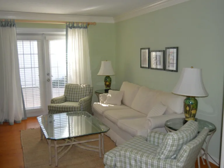 746 Azalea Ln — Photo 8