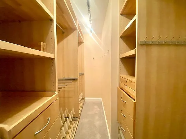305 Caraway Ln — Photo 22