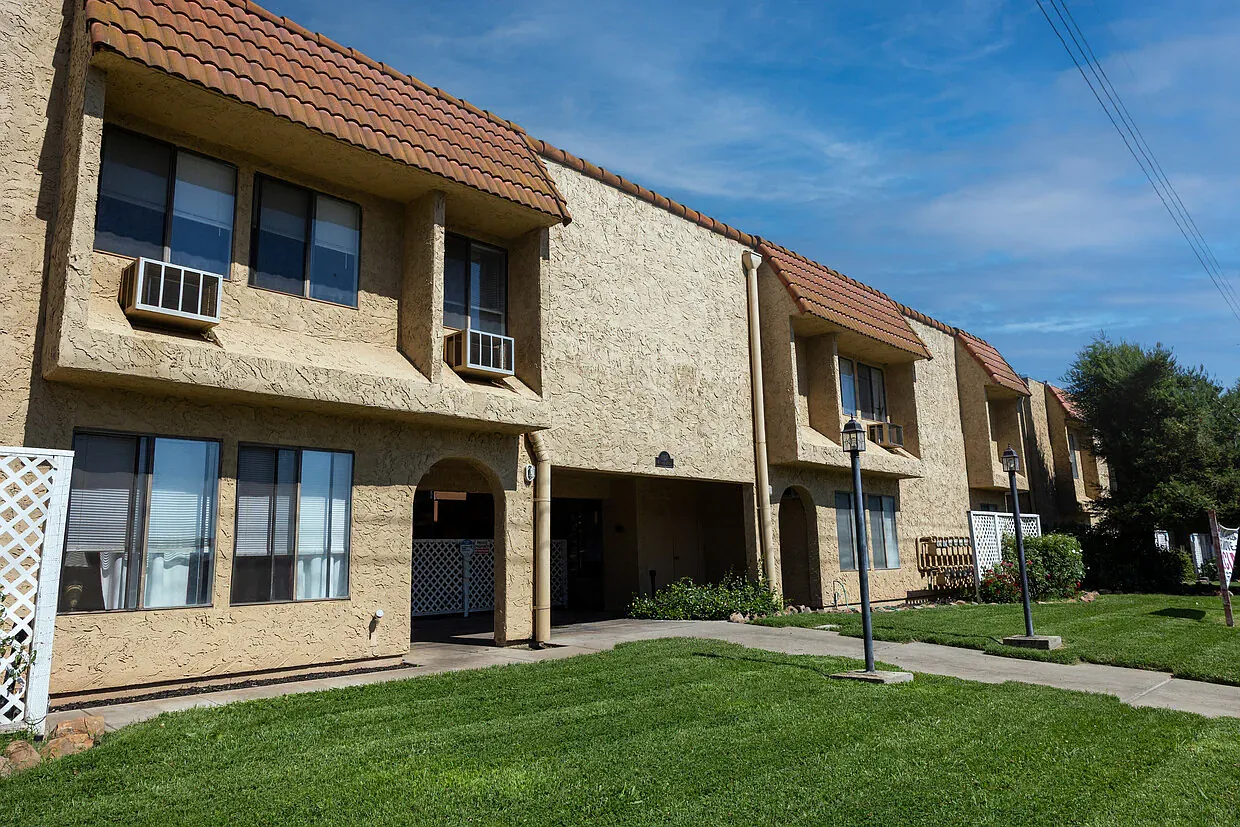 1 bed, $1,050 — Photo 1
