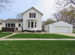 808 N Spring St, Luverne, MN 56156