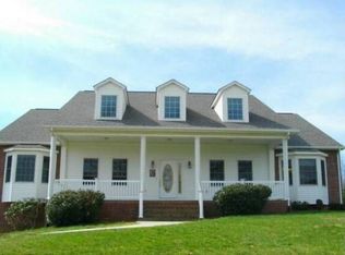 500 Riverbend Dr, Pearisburg, VA 24134