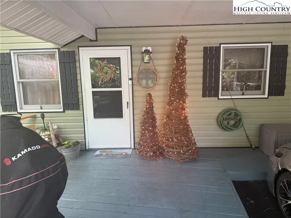 61 River Loop, Newland, NC 28657