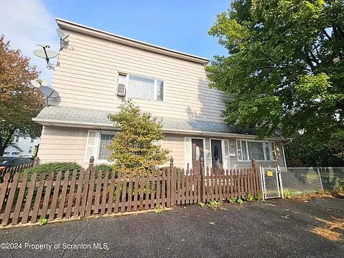 624 Court St Photo 1