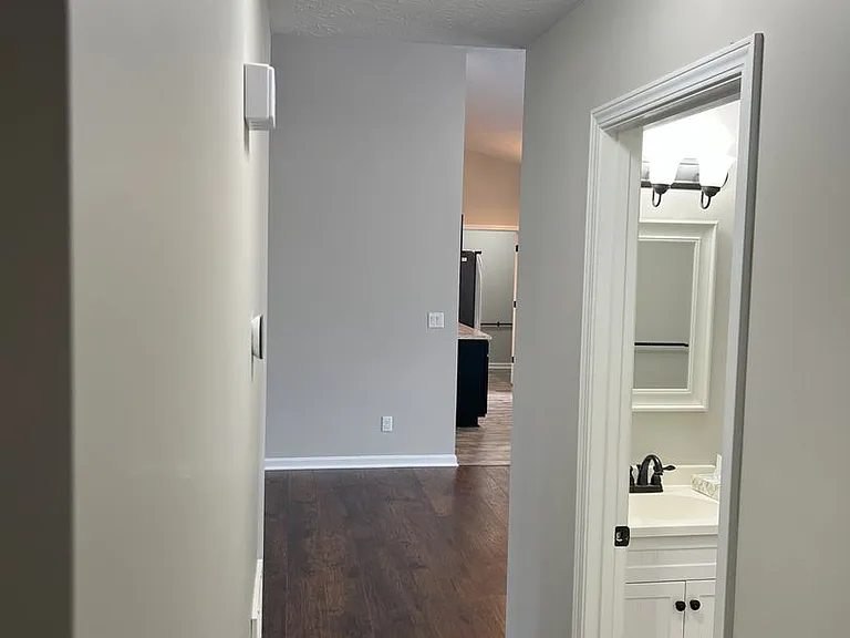 504 Reba Jackson Dr — Photo 8