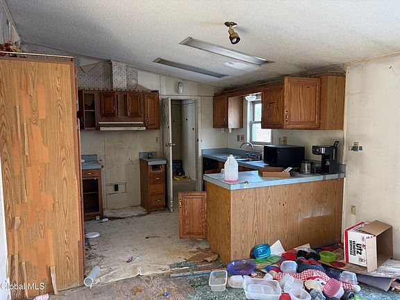 2nd image of 2087 Coach Road