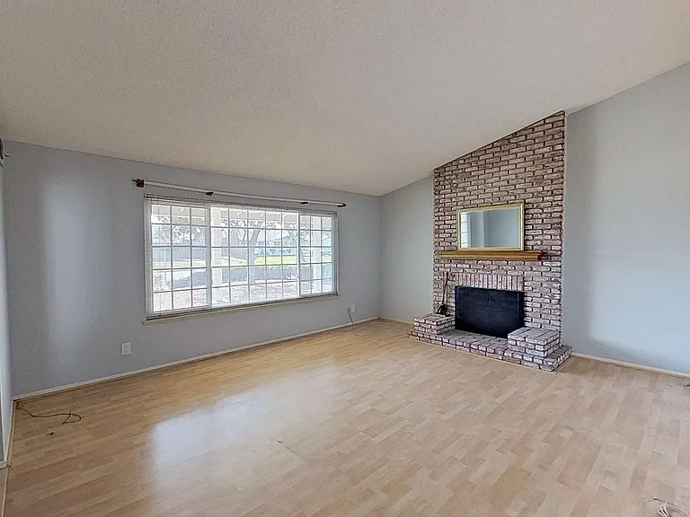 5132 McComber Rd — Photo 2