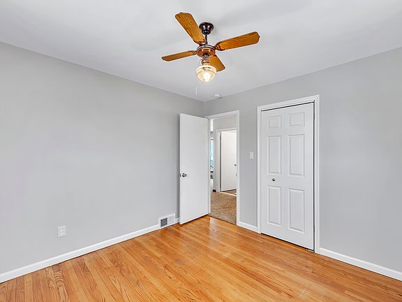 5th image of 33441 Rosslyn Ave