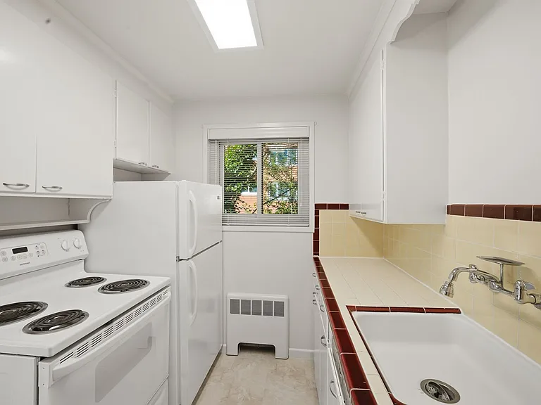 The Highland Arms Apartments — Photo 27