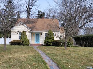 28 W Park Ave, Park Ridge, NJ 07656