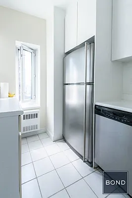 Sold by Bond New York | media 10