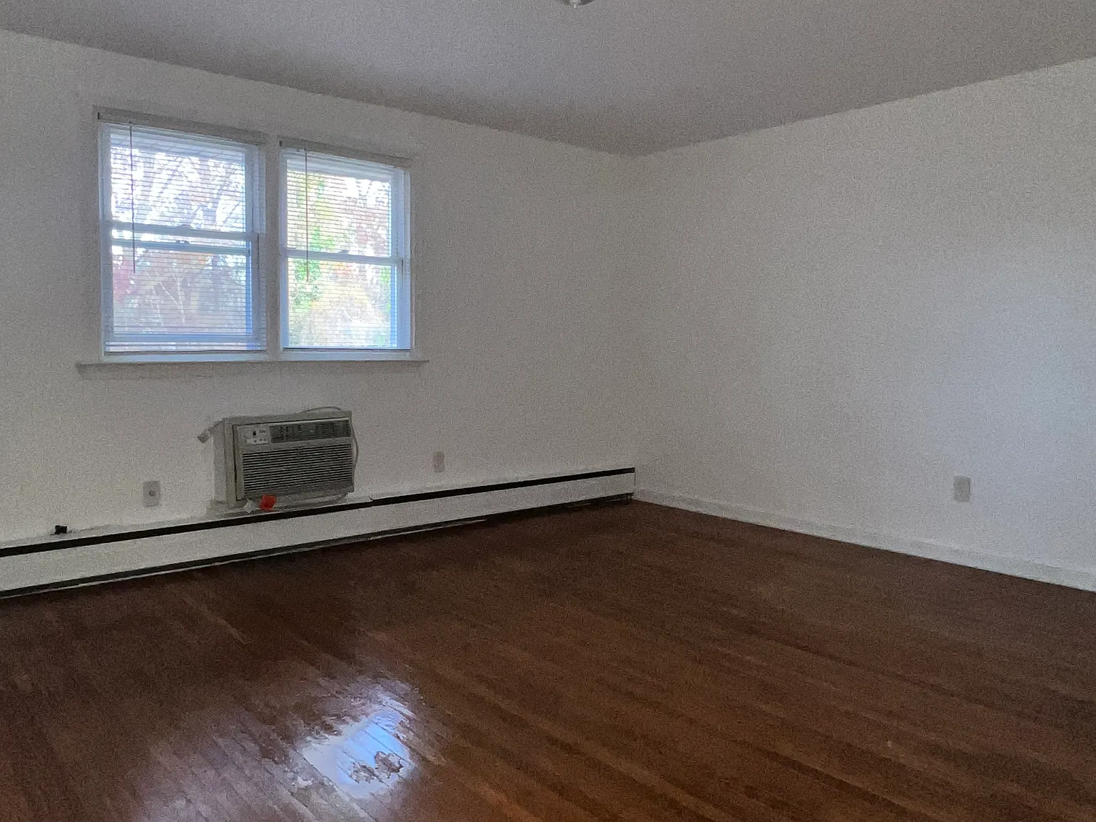 2 bed, $1,600 — Photo 4