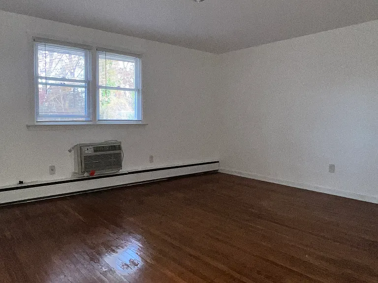 301 Horsham Rd — Photo 4