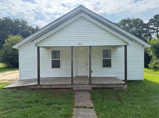 204 West St, Gleason, TN 38229