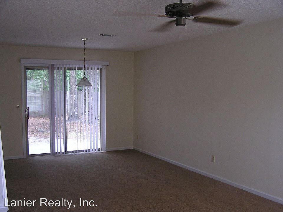 2nd image of 134 Country Walk Cir