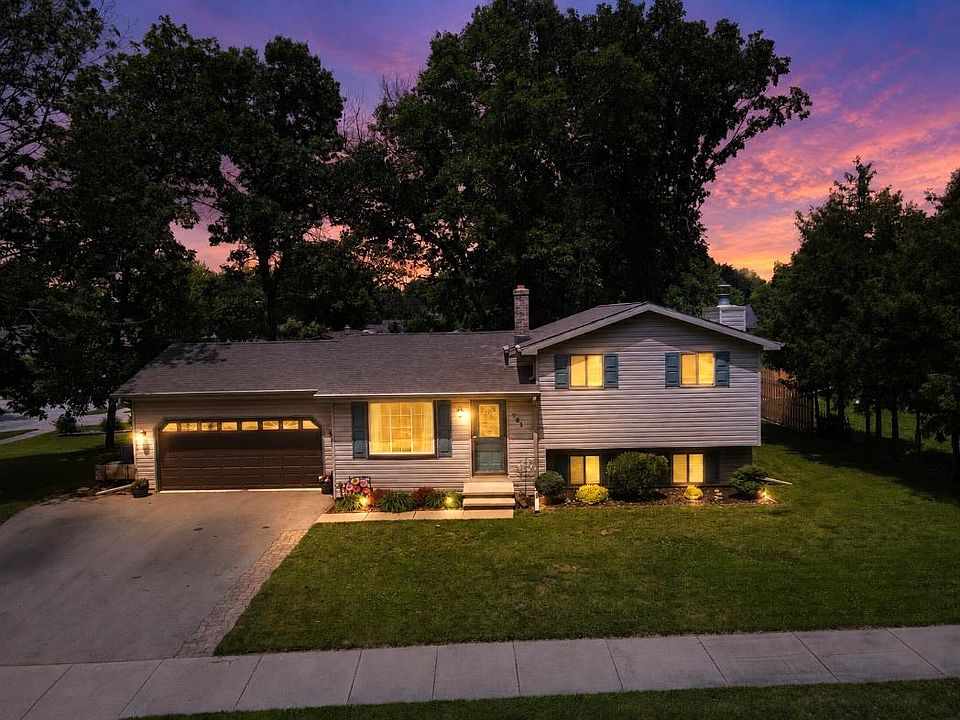 1st image of 701 Woodland Dr