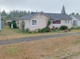 726 N Dean St, Coquille, OR 97423