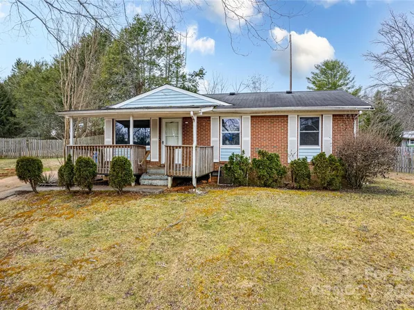 95 Loeb Dr, Brevard, NC 28712