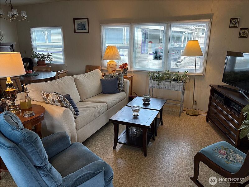 5th image of 1200 Lincoln Street #255