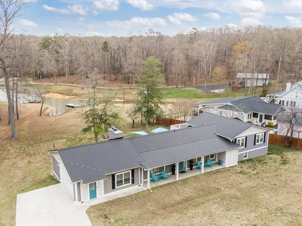 585 Bonanza Trl, Clarksville, VA 23927