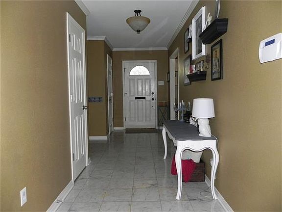 3rd image of 30 Tennyson Pl