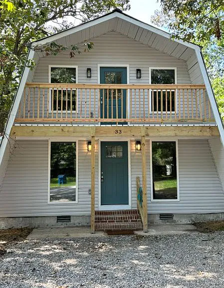 33 Chalet Dr — Photo 2
