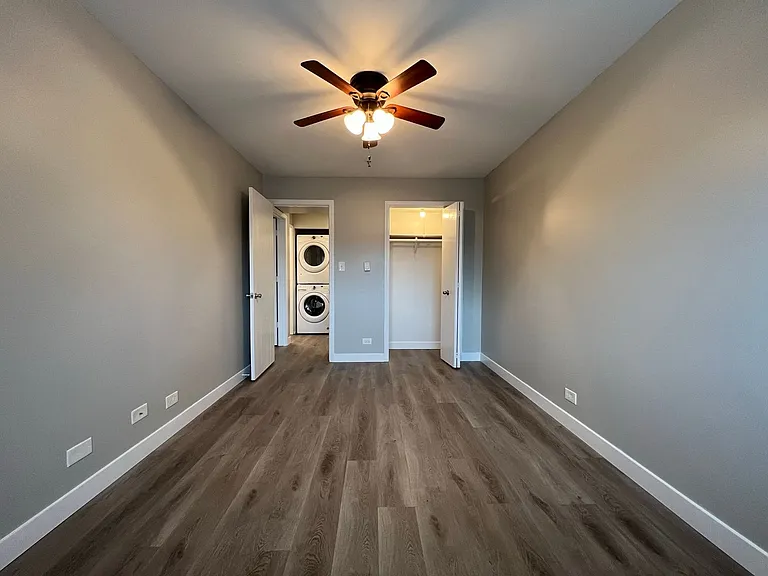 Renovated Apartment With In-Unit Washer-Dryer & Garage Parking! — Photo 28