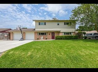 18 N Kaysie St, Angleton, TX 77515