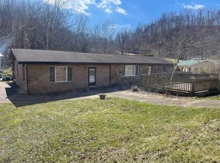 4152 Bowman Hill Rd, Huntington, WV 25701