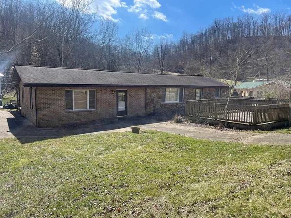 4152 Bowman Hill Rd, Huntington, WV 25701