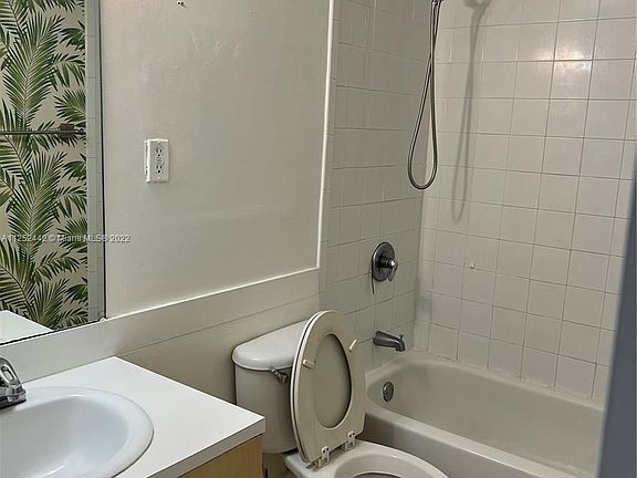 5th image of 1185 Marseilles Dr #111