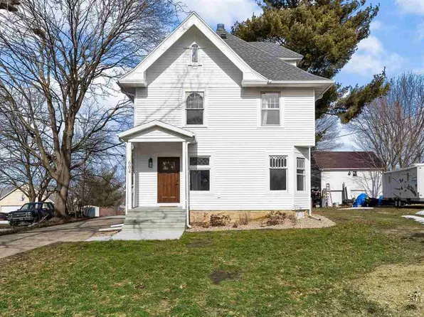 604 E Oak St, Mechanicsville, IA 52306
