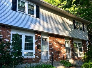 8 Marlyn Dr, Albany, NY 12110