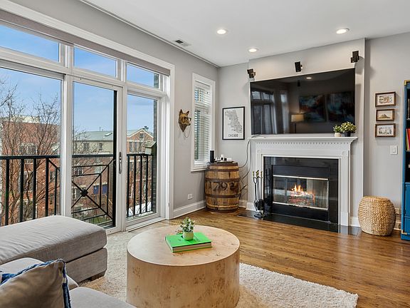 4th image of 2846 N Damen Ave #3