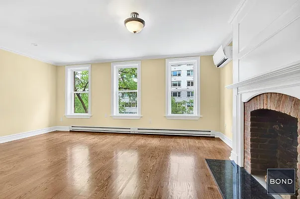 Rented by Bond New York | media 27