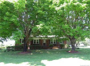 309 N Greenbriar Rd, Statesville, NC 28625
